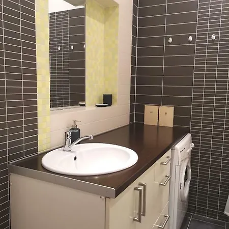 Entire Apartament In A Quiet Part Of City Center *